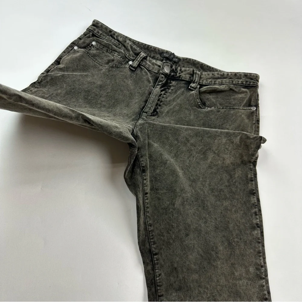 Eileen Fisher Mineral Washed Velveteen Jean Size 12 - Picture 5 of 10